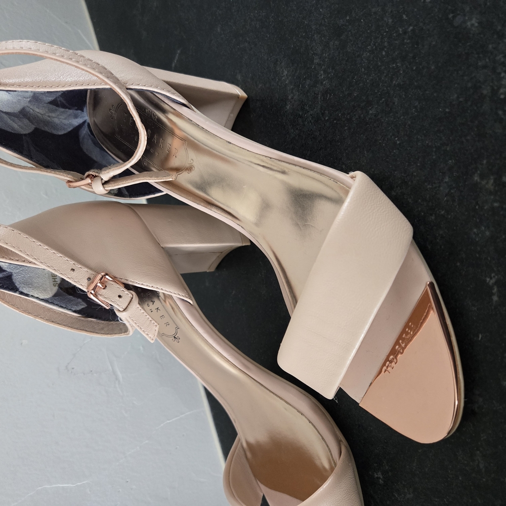 Ted Baker London Pink Heels Sleek Silhouette